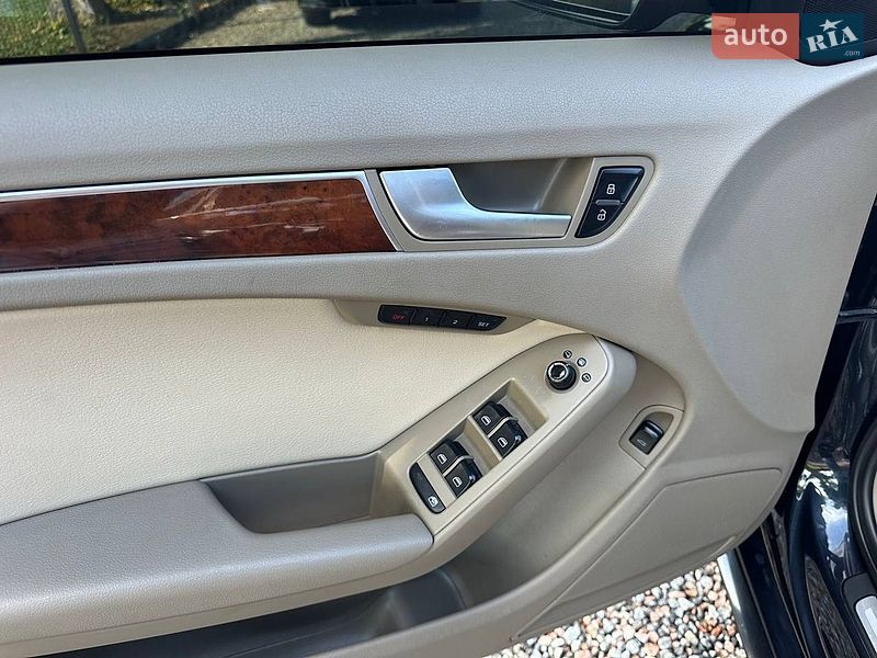 Седан Audi A4 2012 в Стрию