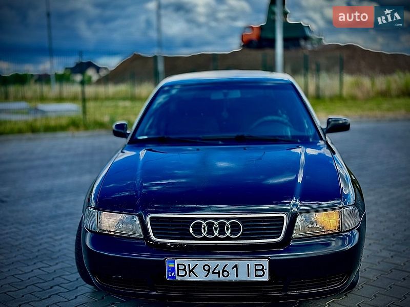 Універсал Audi A4 1998 в Луцьку