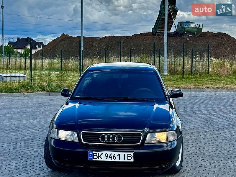 Універсал Audi A4 1998 в Луцьку