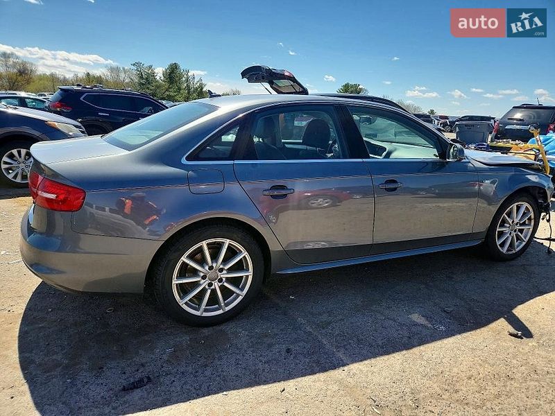 Седан Audi A4 2014 в Львове