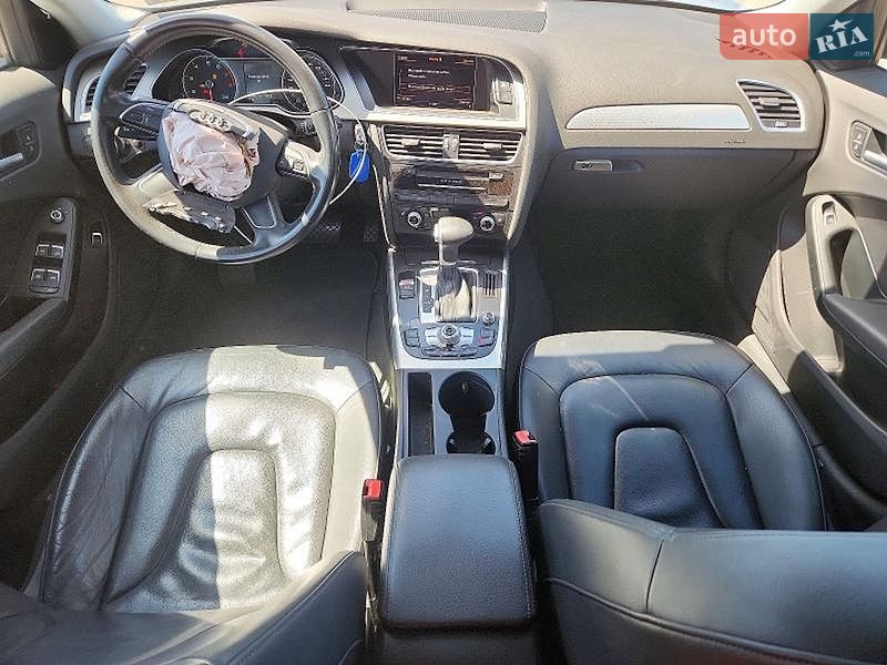 Седан Audi A4 2014 в Львове