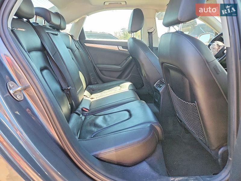 Седан Audi A4 2014 в Львове