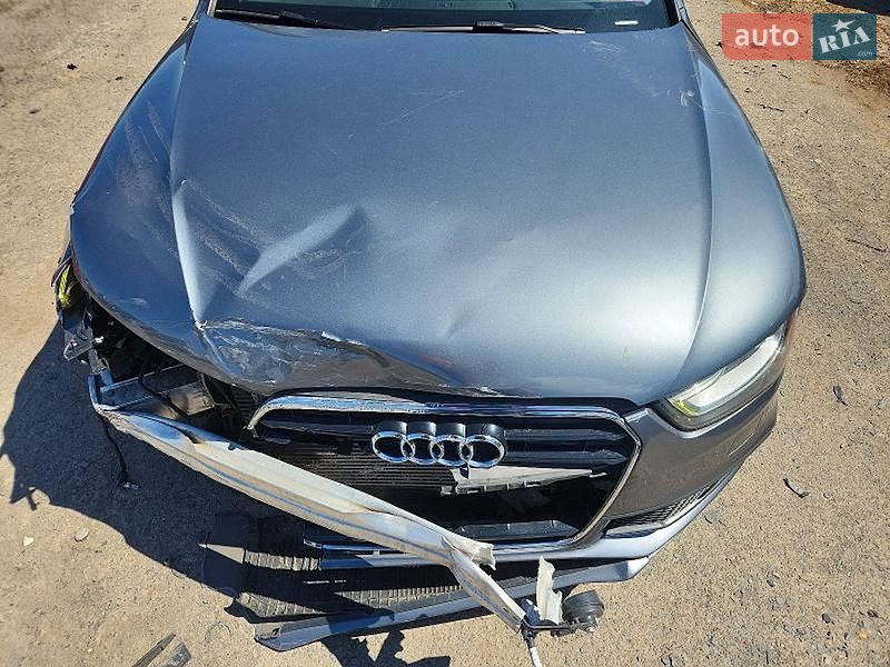 Седан Audi A4 2014 в Львове