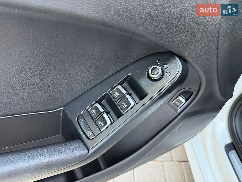 Седан Audi A4 2014 в Одессе