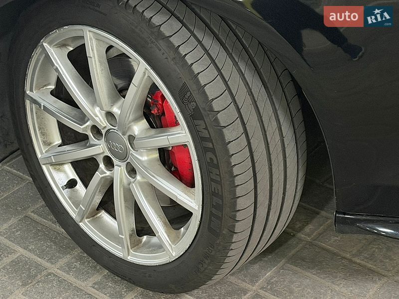 Седан Audi A4 2015 в Києві