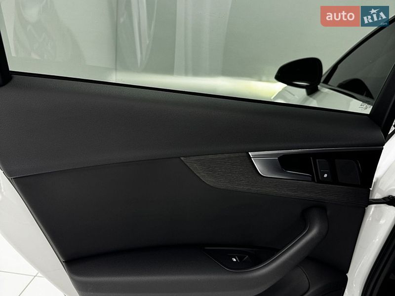 Седан Audi A4 2020 в Одесі