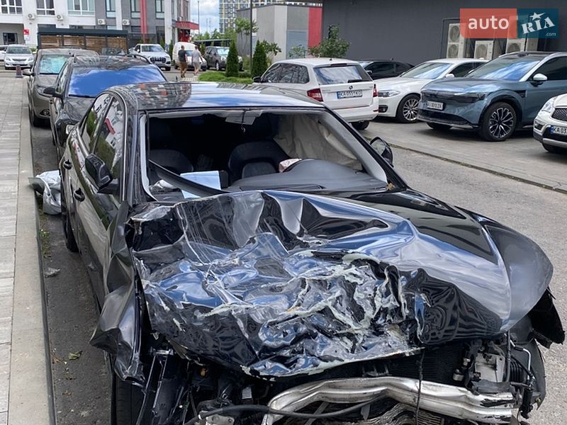 Седан Audi A4 2014 в Києві