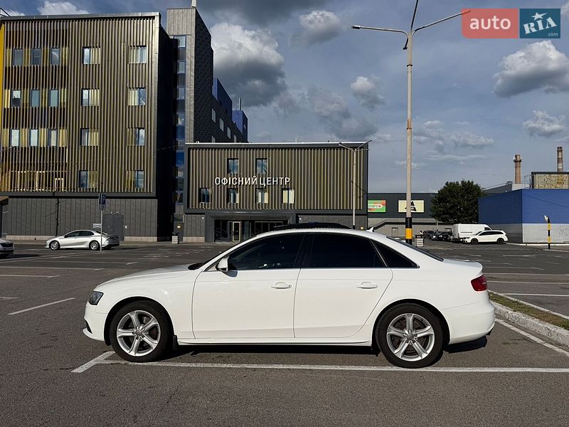 Седан Audi A4 2014 в Києві