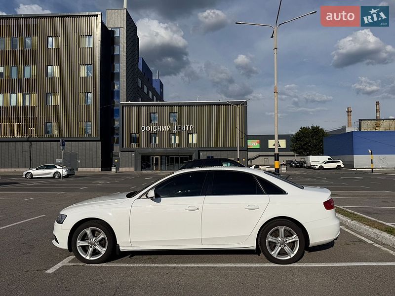 Седан Audi A4 2014 в Киеве