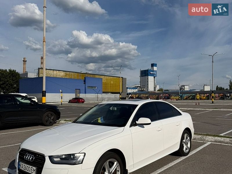 Седан Audi A4 2014 в Києві