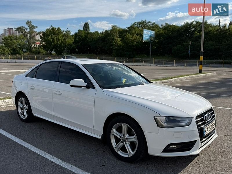 Седан Audi A4 2014 в Киеве