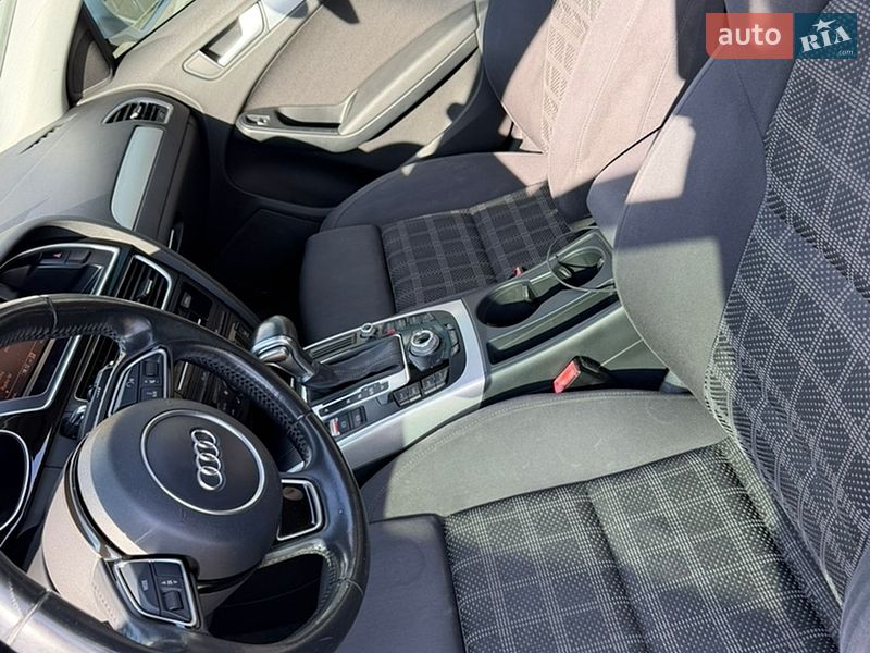 Седан Audi A4 2014 в Киеве
