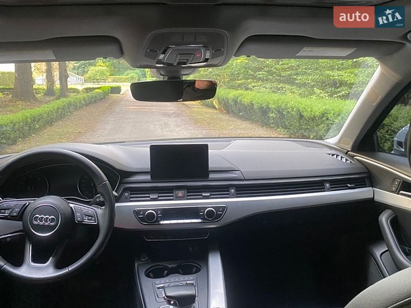 Седан Audi A4 2018 в Дубно