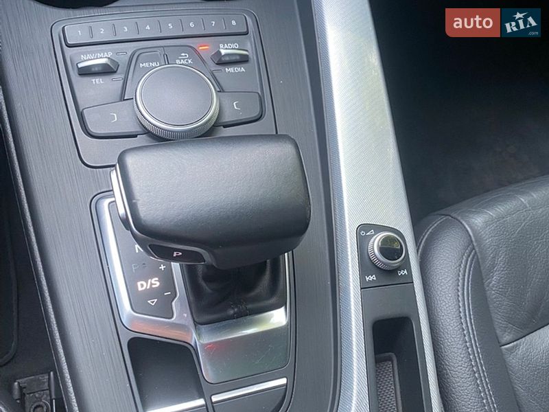 Седан Audi A4 2018 в Дубно