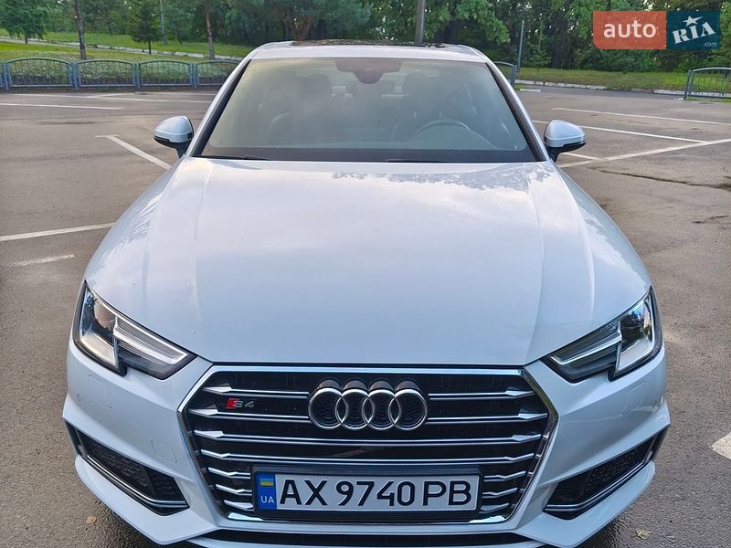 Audi A4 2019
