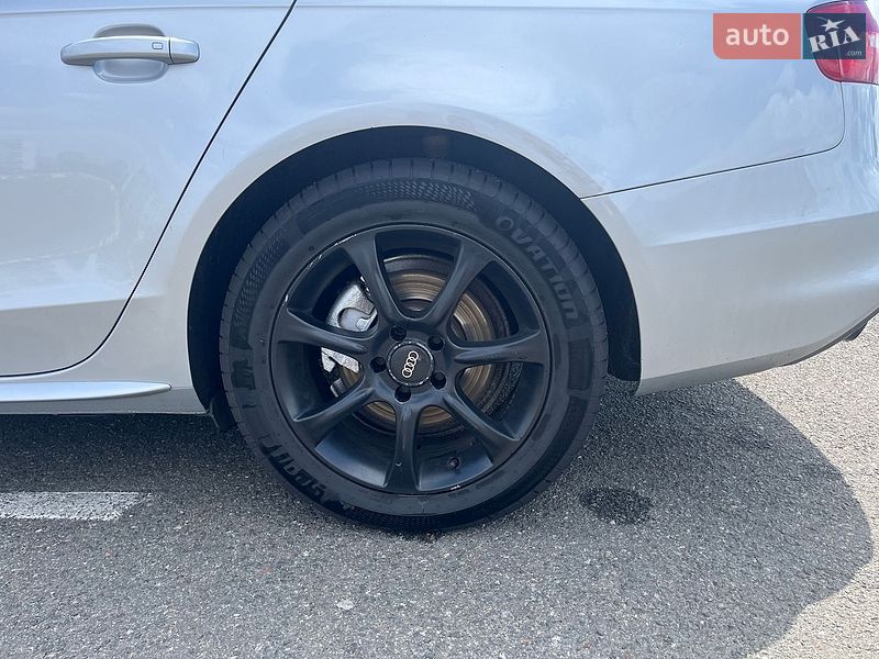 Седан Audi A4 2014 в Киеве