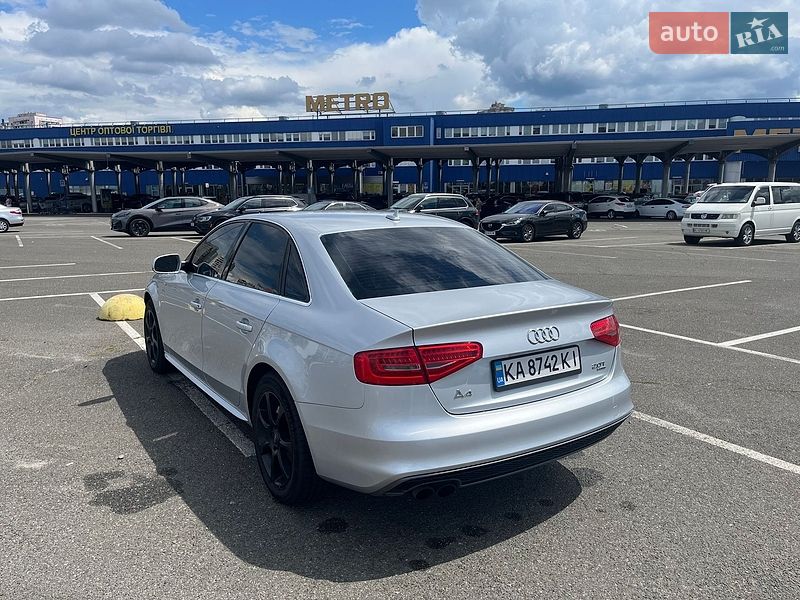 Седан Audi A4 2014 в Киеве