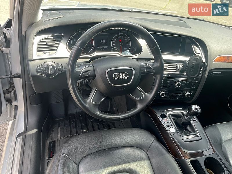 Седан Audi A4 2014 в Киеве