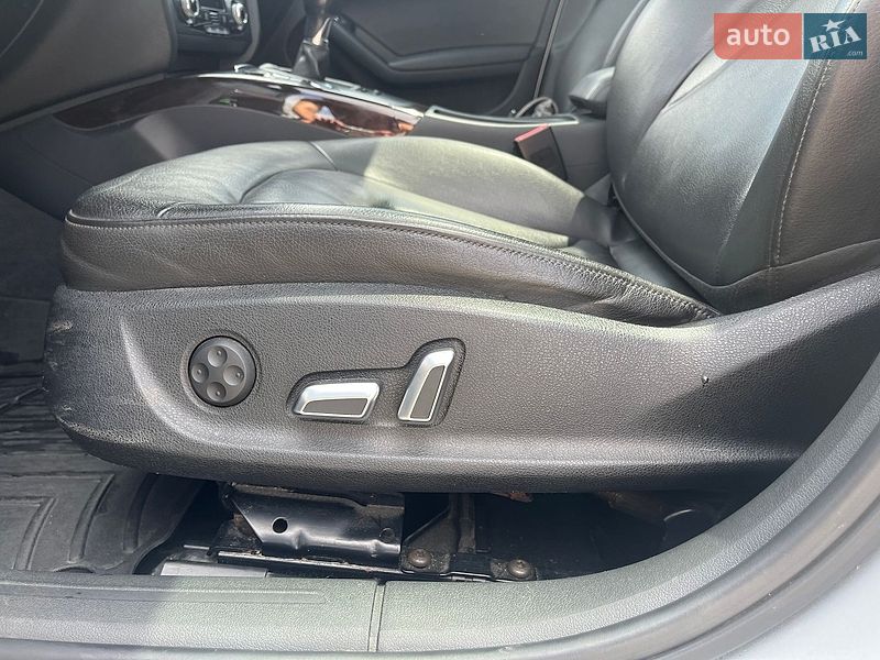 Седан Audi A4 2014 в Киеве