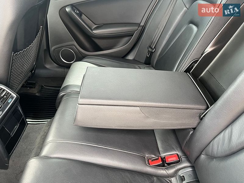 Седан Audi A4 2014 в Киеве