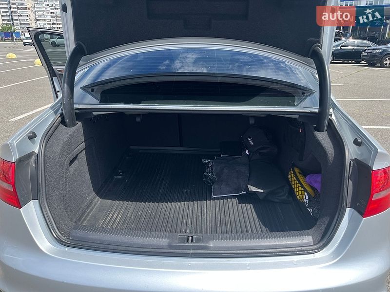 Седан Audi A4 2014 в Киеве