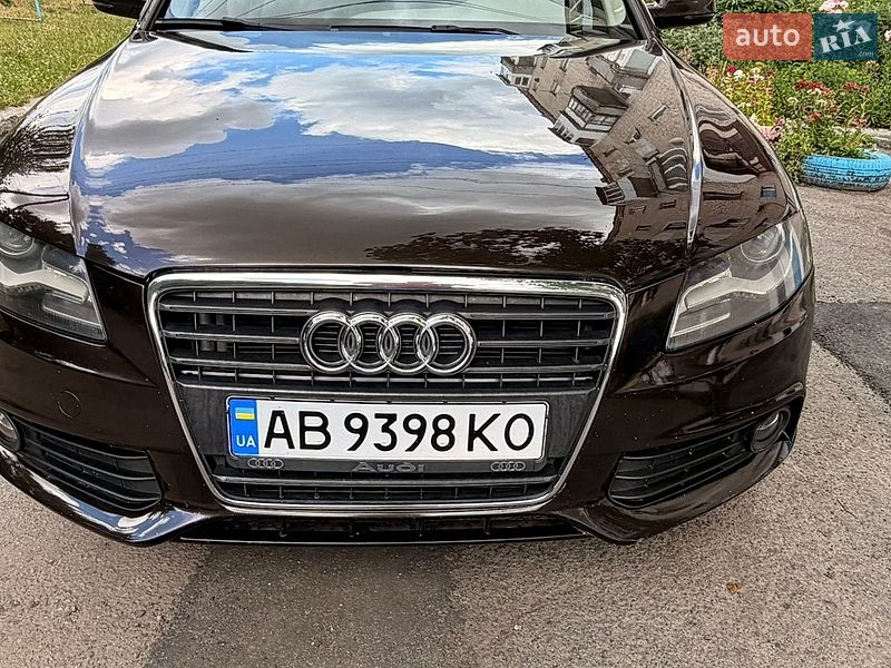 Седан Audi A4 2010 в Погребище