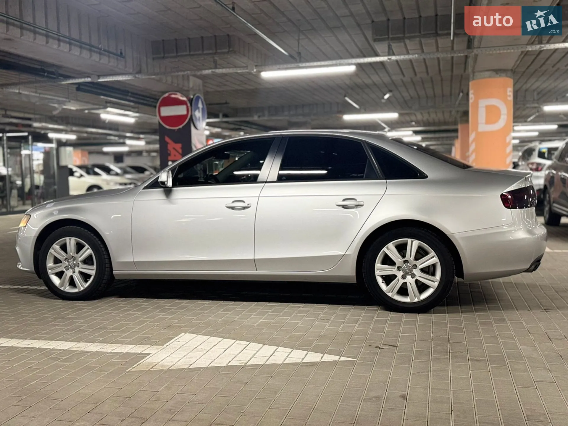 2010 Audi A4 - мініатюра 4