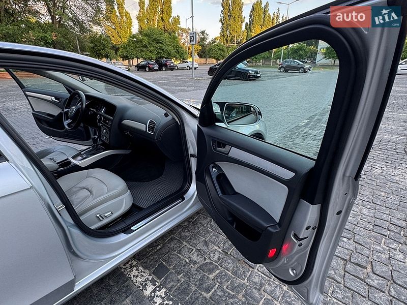 Седан Audi A4 2012 в Одессе