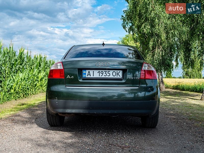 Седан Audi A4 2001 в Обухові