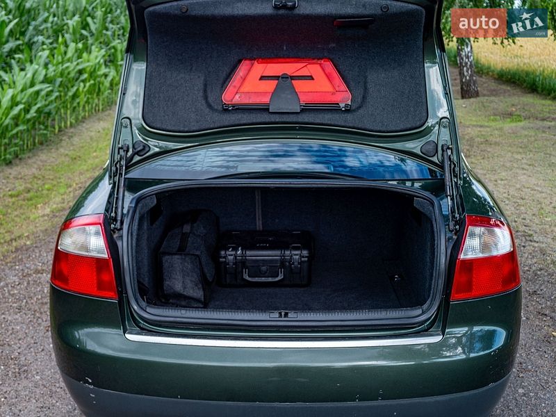 Седан Audi A4 2001 в Обухові