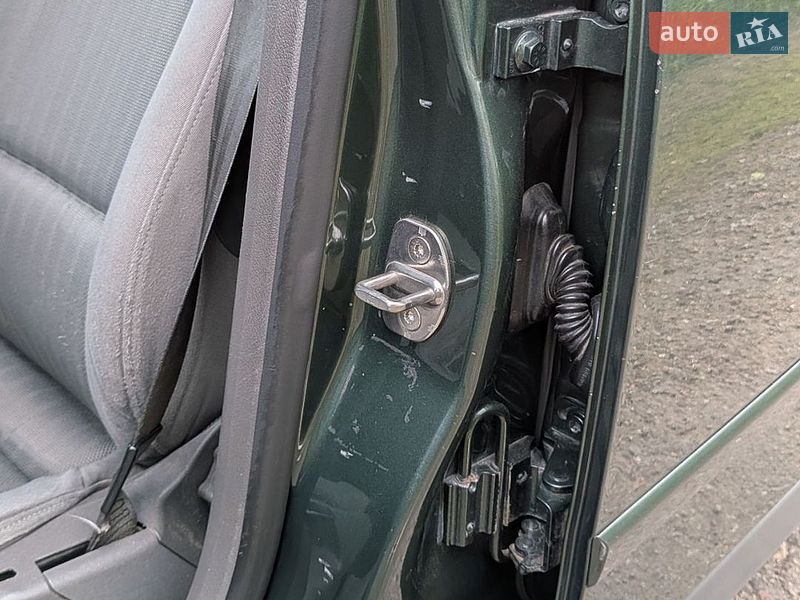 Седан Audi A4 2001 в Обухові