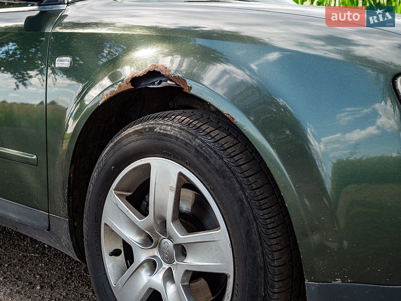 Седан Audi A4 2001 в Обухові