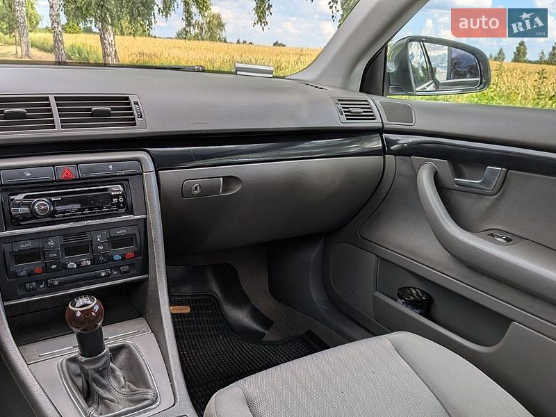 Седан Audi A4 2001 в Обухові