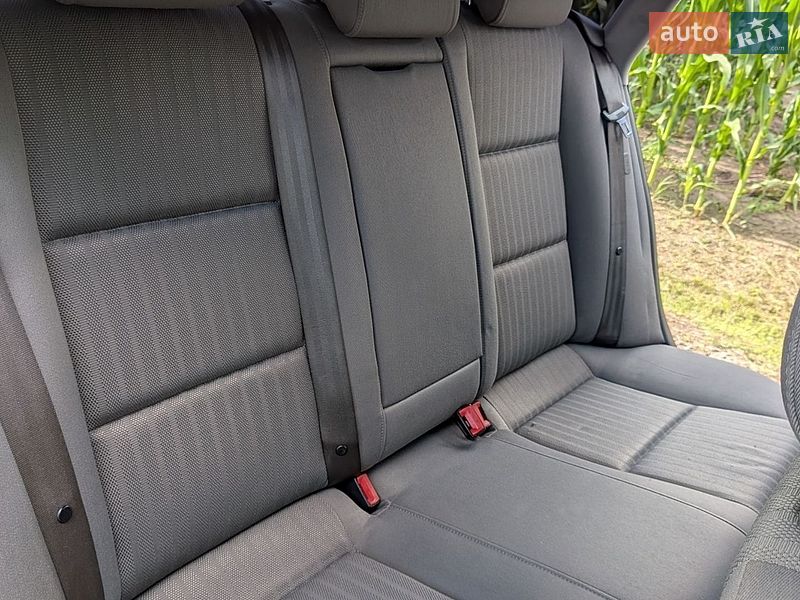 Седан Audi A4 2001 в Обухові