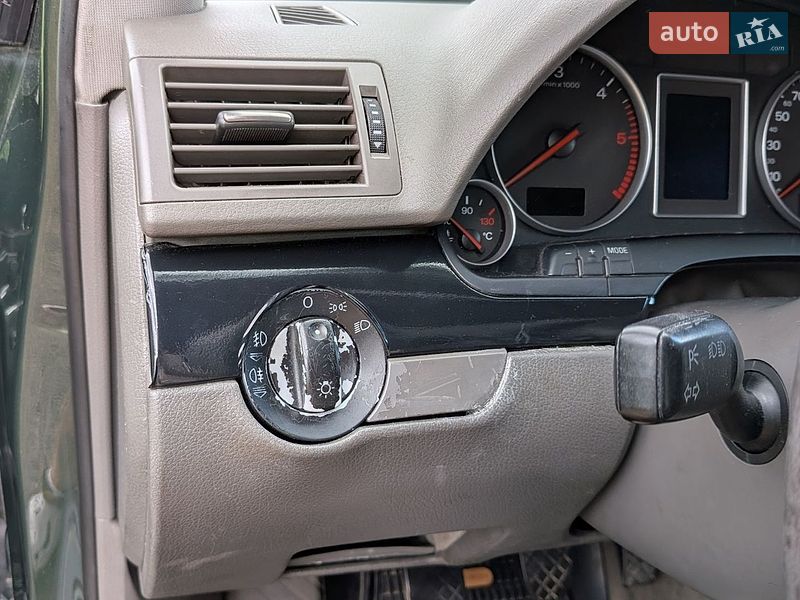 Седан Audi A4 2001 в Обухові