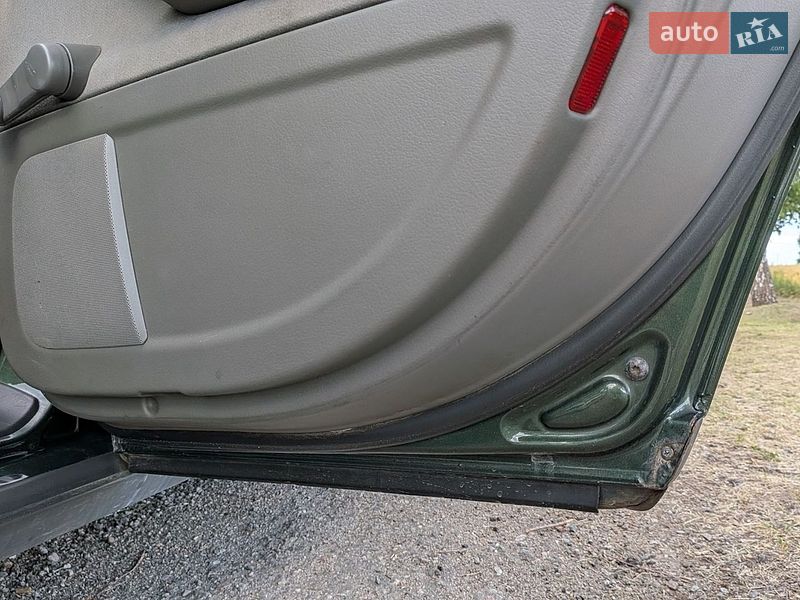 Седан Audi A4 2001 в Обухові