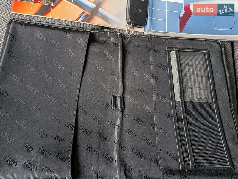 Седан Audi A4 2001 в Обухові