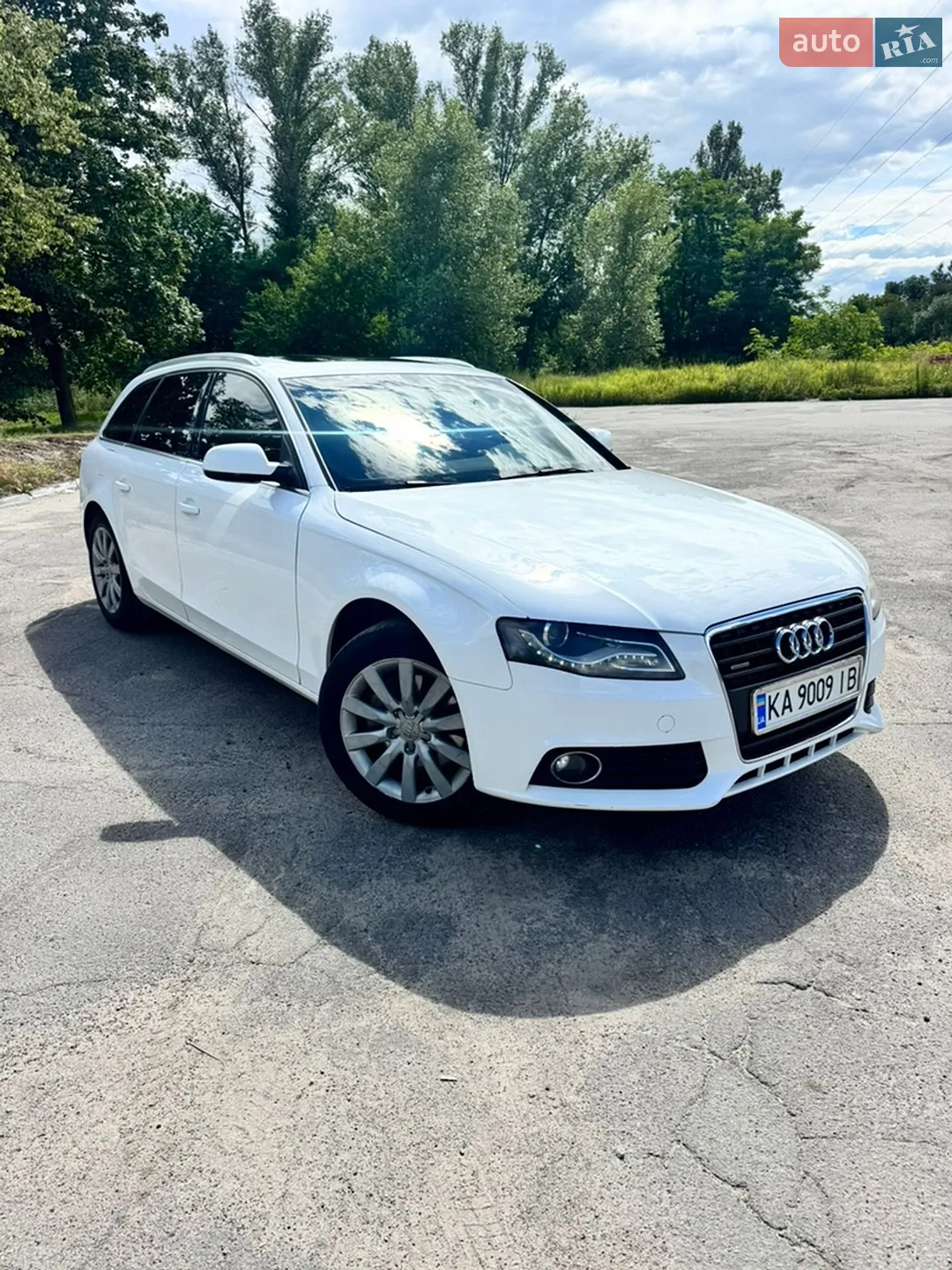 2010 Audi A4 - мініатюра 2