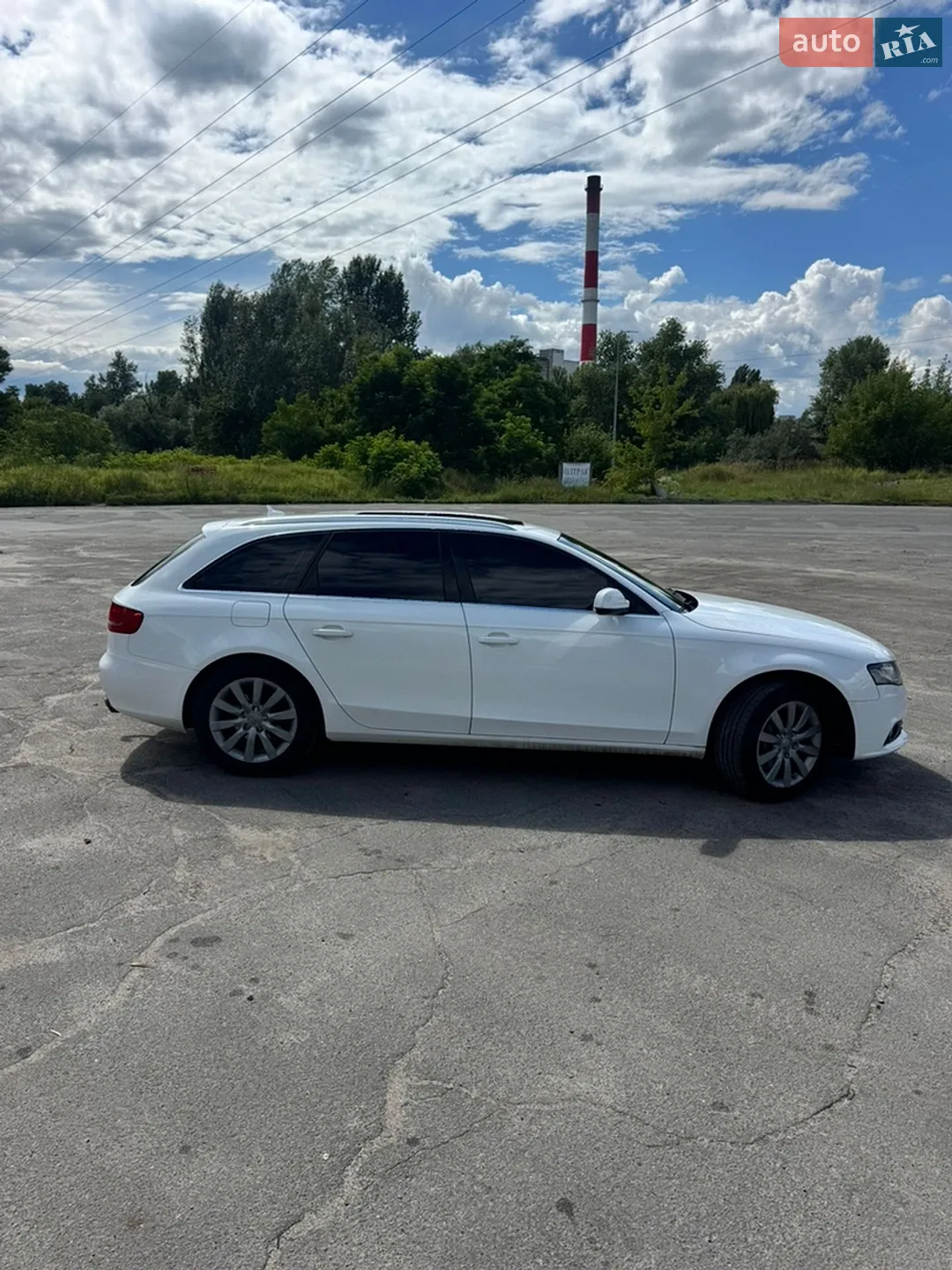 2010 Audi A4 - мініатюра 3