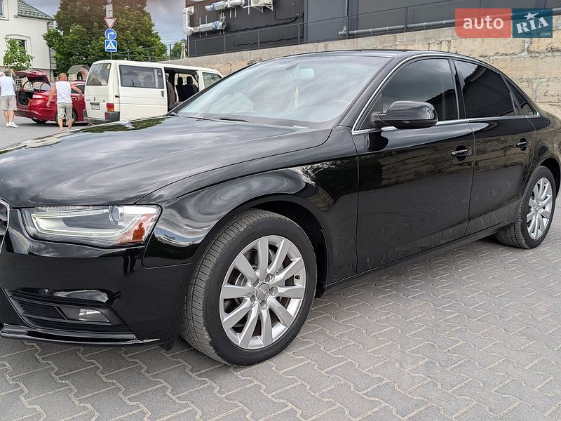 Седан Audi A4 2013 в Тернополі