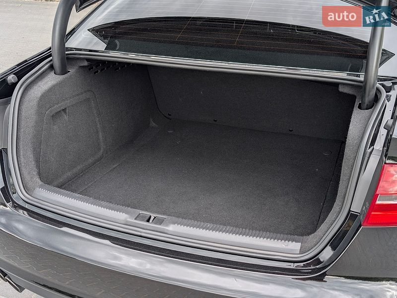 Седан Audi A4 2013 в Тернополі