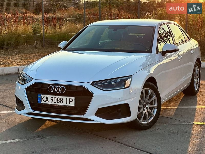 Седан Audi A4 2022 в Одесі
