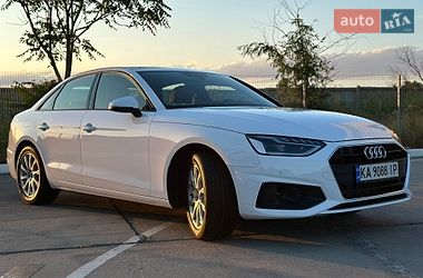 Седан Audi A4 2022 в Одесі