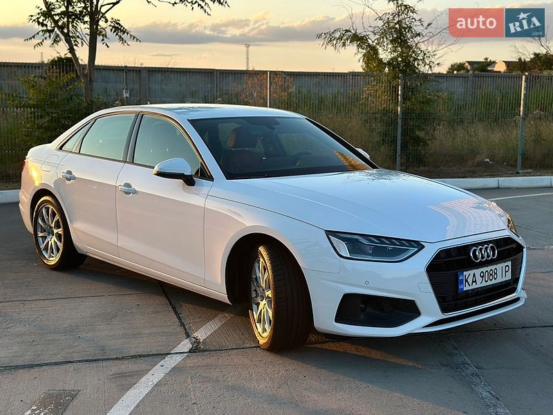 Седан Audi A4 2022 в Одесі