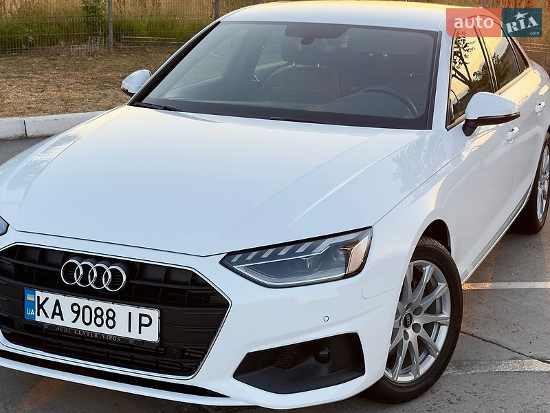 Седан Audi A4 2022 в Одесі