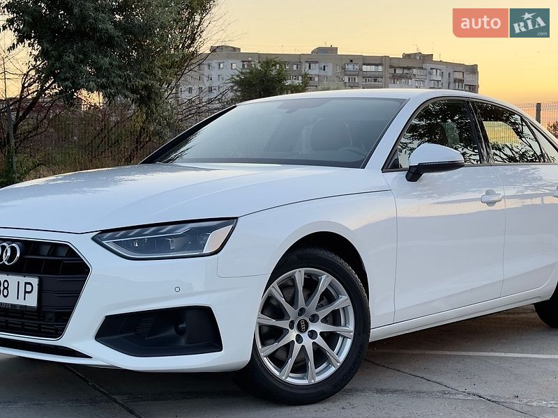 Седан Audi A4 2022 в Одесі
