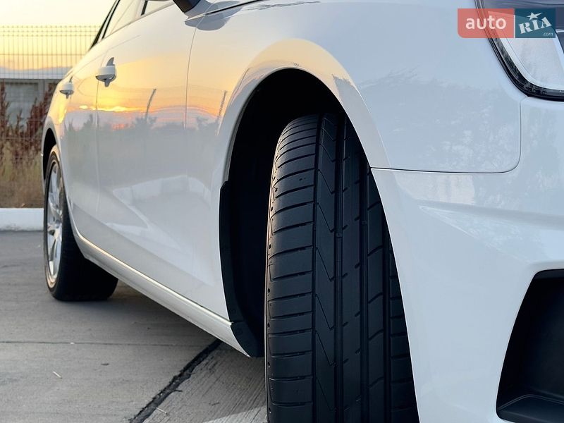 Седан Audi A4 2022 в Одесі