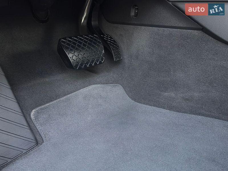 Седан Audi A4 2022 в Одесі