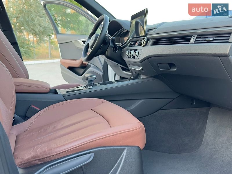 Седан Audi A4 2022 в Одесі