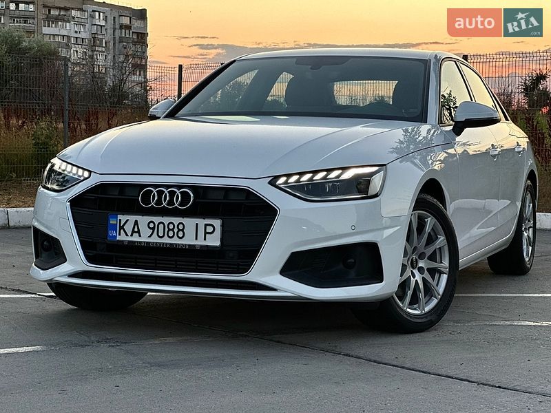 Седан Audi A4 2022 в Одесі